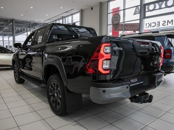 Toyota Hilux 2.8 Double Cab Invincible 4x4 ACC LED 360°