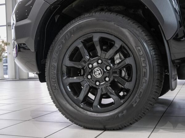 Toyota Hilux 2.8 Double Cab Invincible 4x4 ACC LED 360°