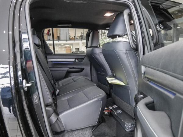 Toyota Hilux 2.8 Double Cab Invincible 4x4 ACC LED 360°