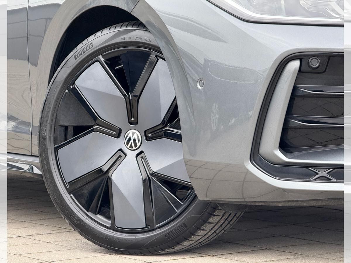 Volkswagen Passat R-Line 2025 2.0 TDI 4MOTION 193 DSG (UVP 70.450€/KW49) BLACK/IQ/HEAD/AHK/PANO/ASSIST/UVM.