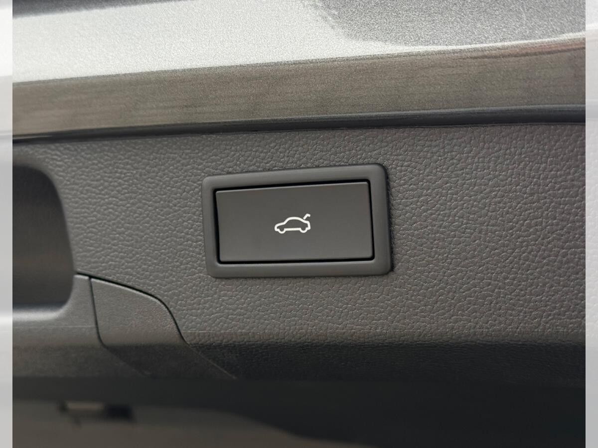 Volkswagen Passat R-Line 2025 2.0 TDI 4MOTION 193 DSG (UVP 70.450€/KW49) BLACK/IQ/HEAD/AHK/PANO/ASSIST/UVM.