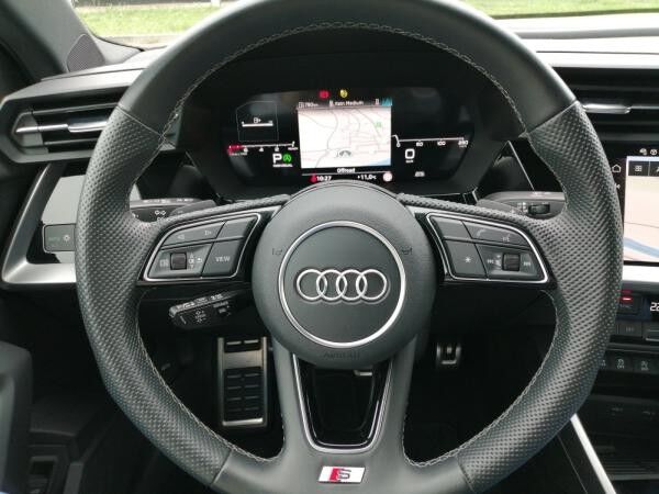 Audi A3 Limousine S-Line 35 TFSI S-tronic / Navi, RFK