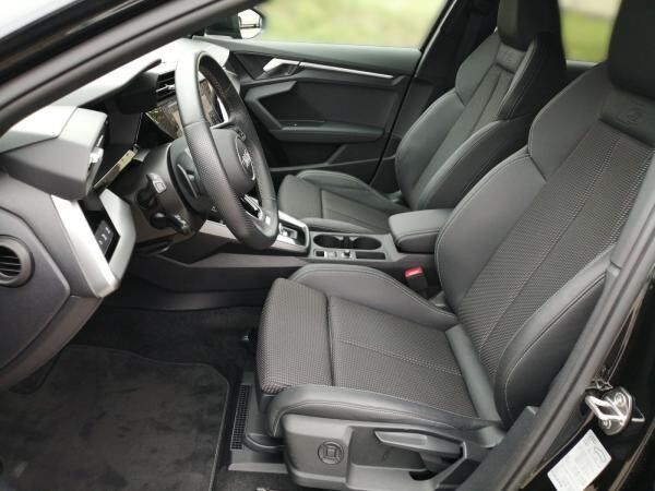 Audi A3 Limousine S-Line 35 TFSI S-tronic / Navi, RFK