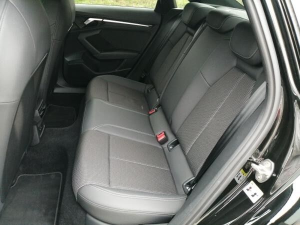Audi A3 Limousine S-Line 35 TFSI S-tronic / Navi, RFK