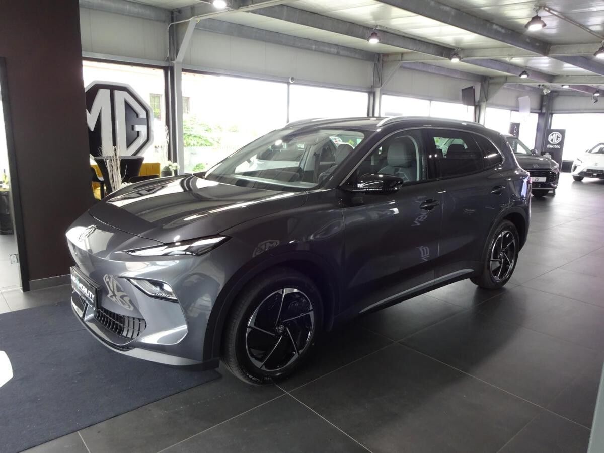 MG S5 EV Luxury Long Range Black Month