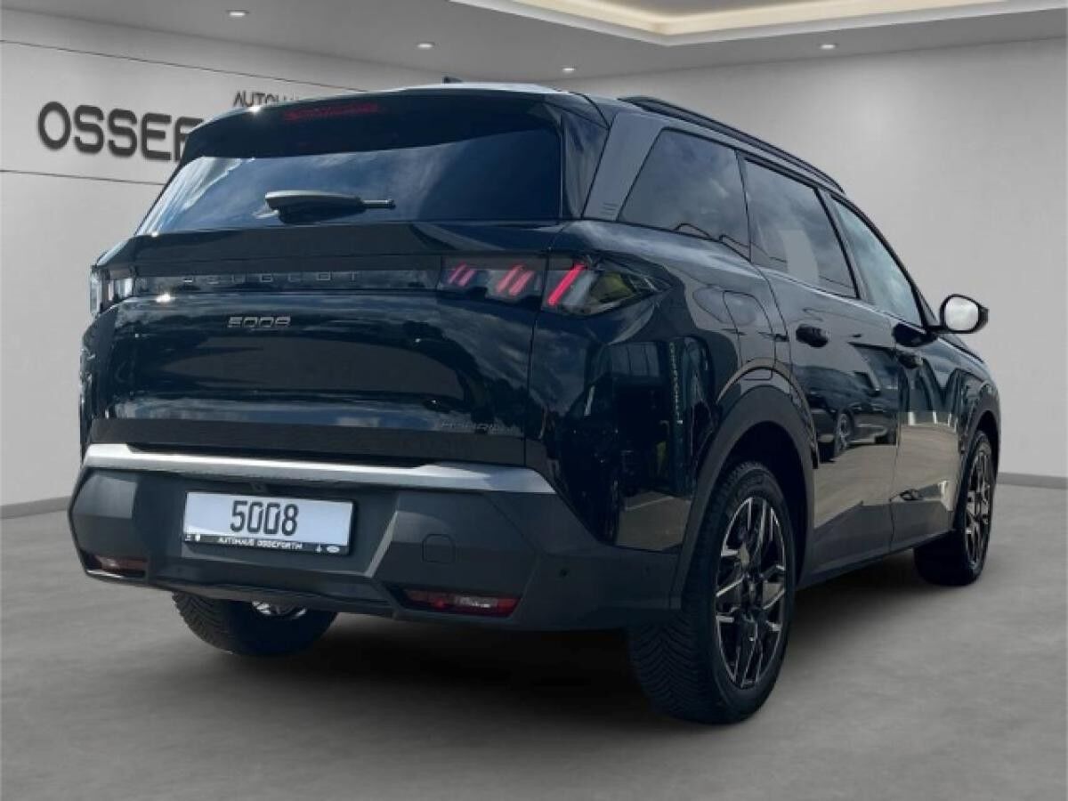 Peugeot 5008 Allure Hybrid 145PS 1.2l +KAMERA+TEMPOMAT