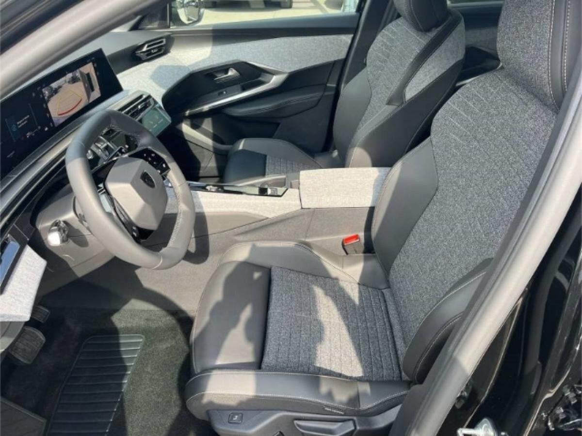 Peugeot 5008 Allure Hybrid 145PS 1.2l +KAMERA+TEMPOMAT