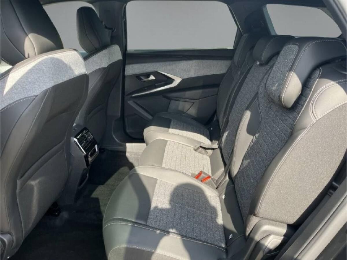 Peugeot 5008 Allure Hybrid 145PS 1.2l +KAMERA+TEMPOMAT