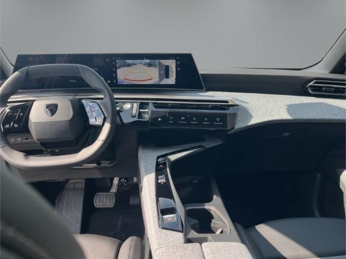 Peugeot 5008 Allure Hybrid 145PS 1.2l +KAMERA+TEMPOMAT