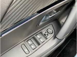 Peugeot 2008 Hybrid 1.2 EU6e GT HYBRID 145 Pano LED Navi