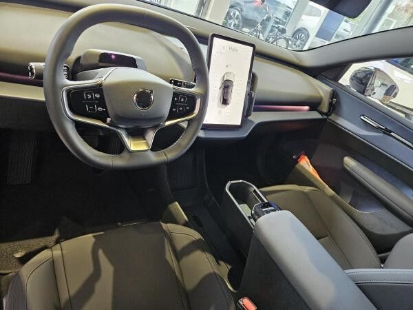 Volvo EX30 Single Motor Extended Range Plus