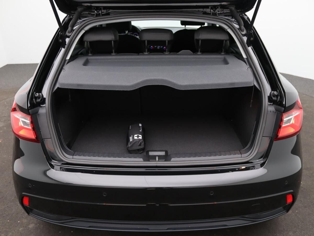 Audi A1 Sportback advanced 25 TFSI / MMI-Radio+, SHZ