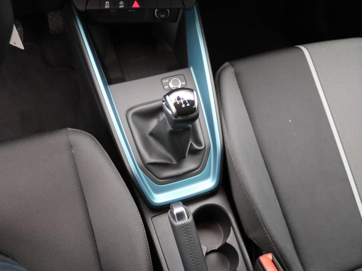 Audi A1 Sportback advanced 25 TFSI / MMI-Radio+, SHZ