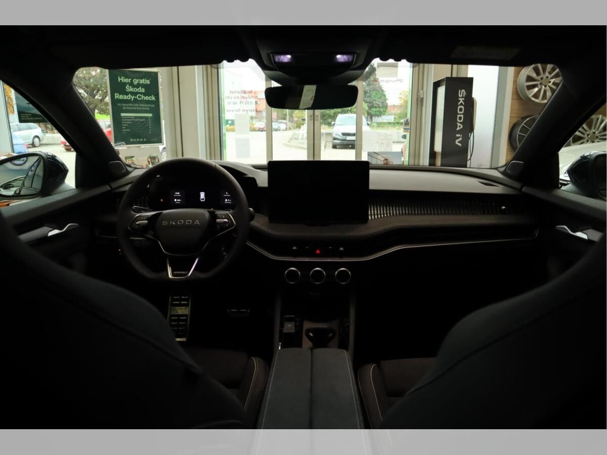 Skoda Superb Combi 2.0 TSI DSG 4x4 Sportline +AHK+NAVI+ACC+SHZ+