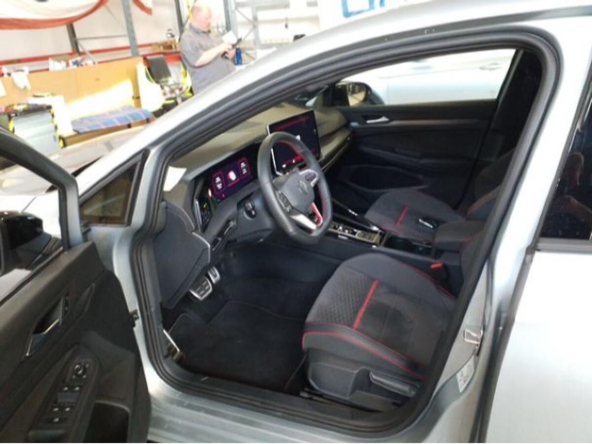 Volkswagen Golf VIII 2.0 TSI GTI Clubsport DSG Navi Rückfahrkamera LED-Plus-Scheinwerfer