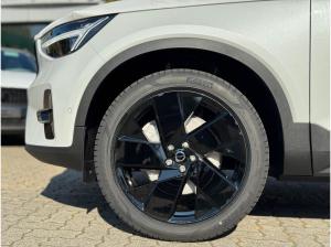 Volvo XC40 B4 DKG ULTRA-BLACK EDITION - Inkl. Anhängerkupplung! - Sofort lieferbar
