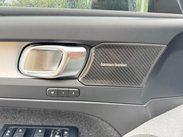 Volvo XC40 B3 DKG PLUS-BLACK EDITION - Inkl. Anhängerkupplung! - Sofort lieferbar