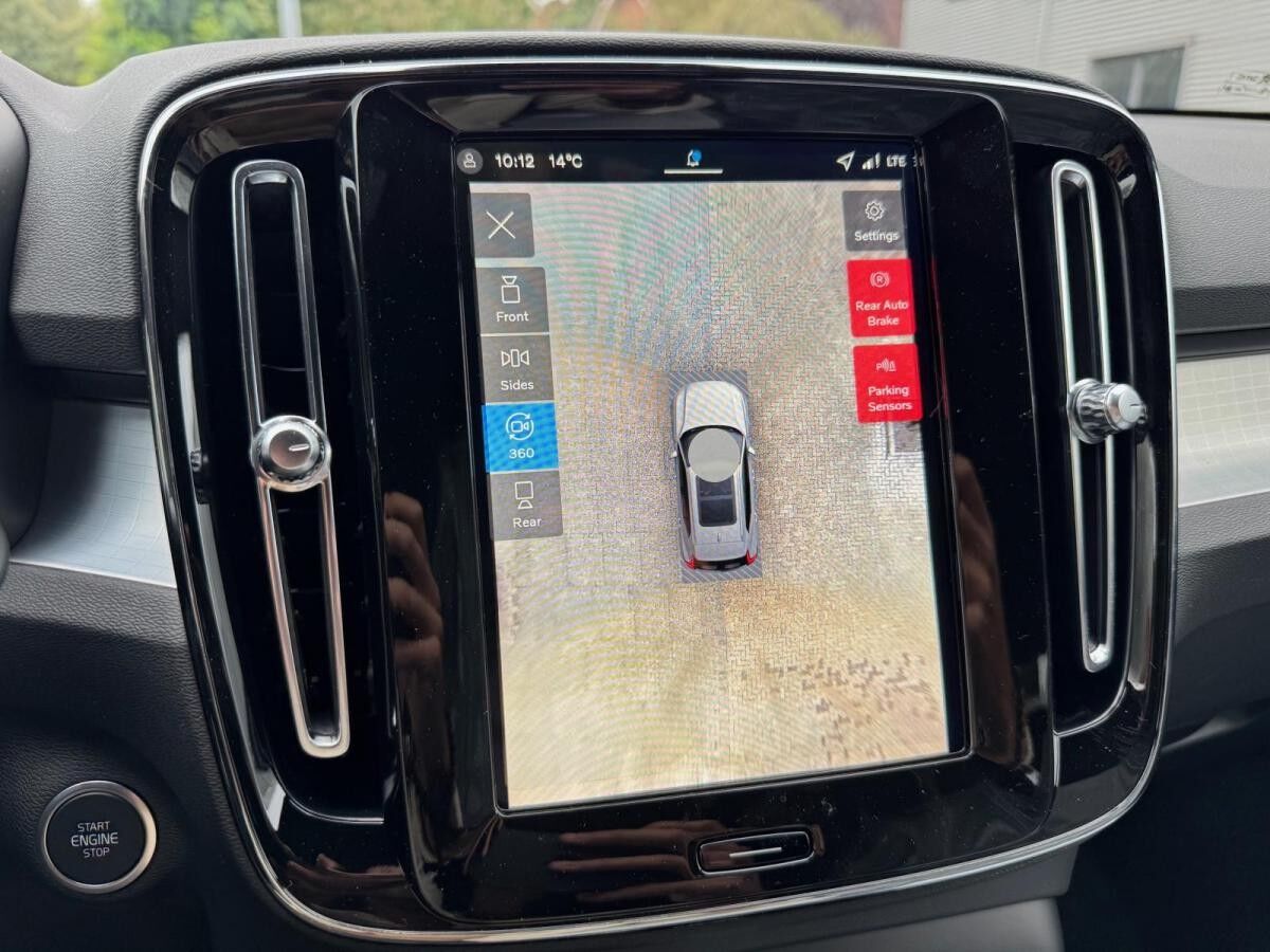 Volvo XC40 B3 DKG PLUS-BLACK EDITION - Inkl. Anhängerkupplung! - Sofort lieferbar