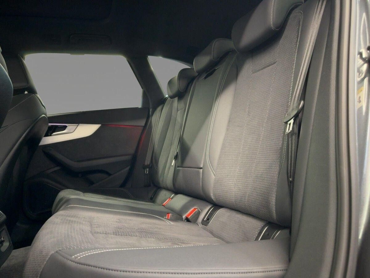 Audi A4 Avant 40 TFSI S line Pano Matrix LED Teilleder