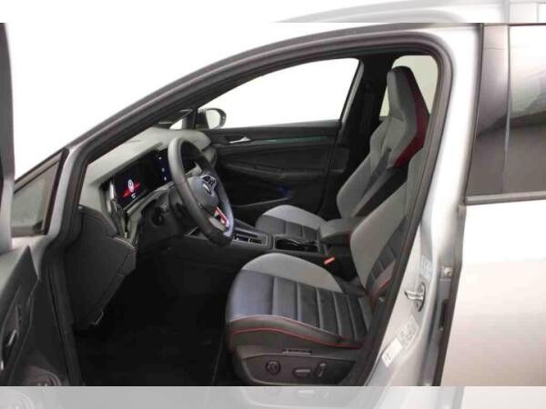 Volkswagen Golf +BLACK STYLE+DCC+PANO+STDHZG+HUD+MEMORY+