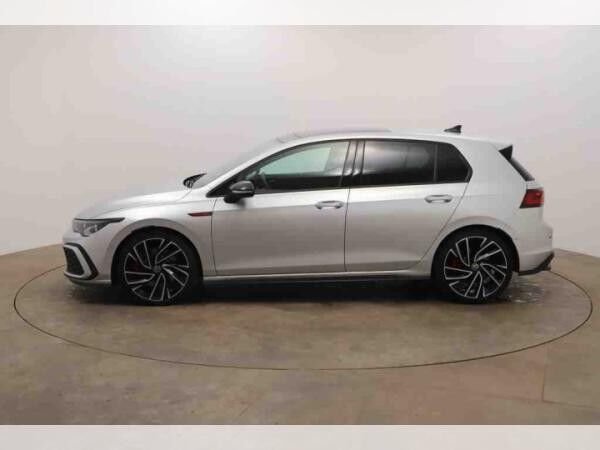 Volkswagen Golf +BLACK STYLE+DCC+PANO+STDHZG+HUD+MEMORY+