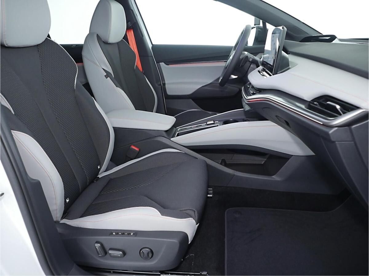 Skoda Elroq First Edition II. h*KAM360*SZH*AHK*MA