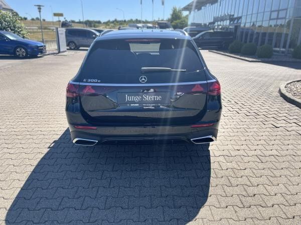 Mercedes-Benz E 300 E 300e T AMG