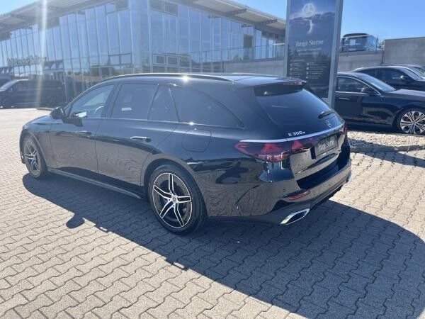Mercedes-Benz E 300 E 300e T AMG