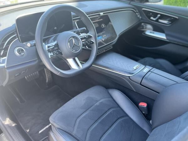 Mercedes-Benz E 300 E 300e T AMG