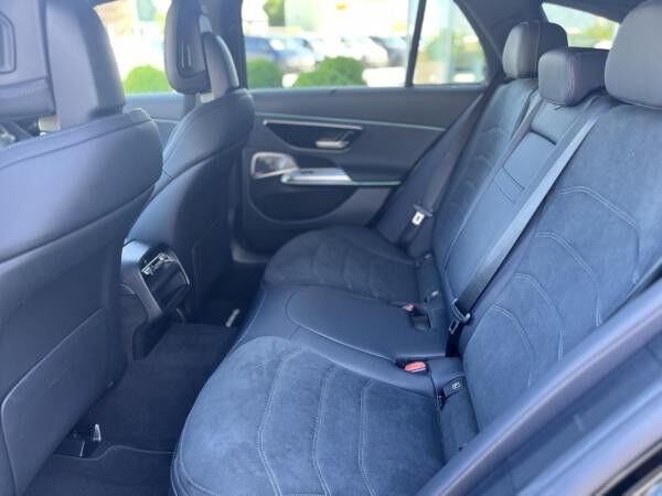 Mercedes-Benz E 300 E 300e T AMG