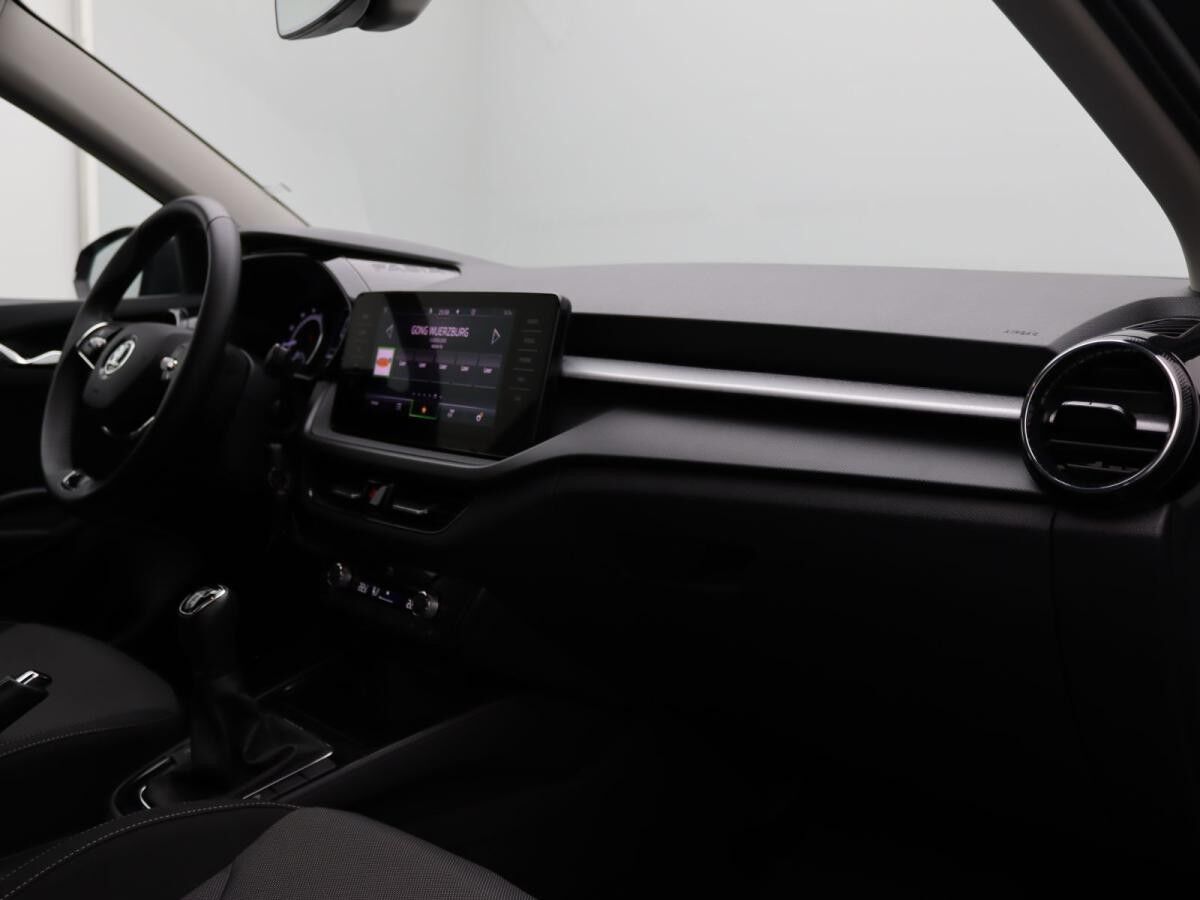 Skoda Fabia Ambition 1.0 TSI/ LED, Tempomat, Navi, SHZ