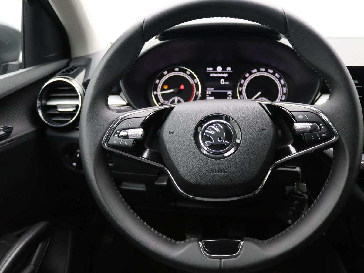 Skoda Fabia Ambition 1.0 TSI/ LED, Tempomat, Navi, SHZ