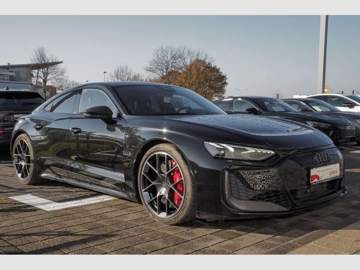 Audi RS e-tron GT perf. All Black/Carbon/S-Sitze/Laser/360°/HuD Audi RS e-tron GT perf. All Black/Carbon/S-Sitze/Laser/360°/HuD