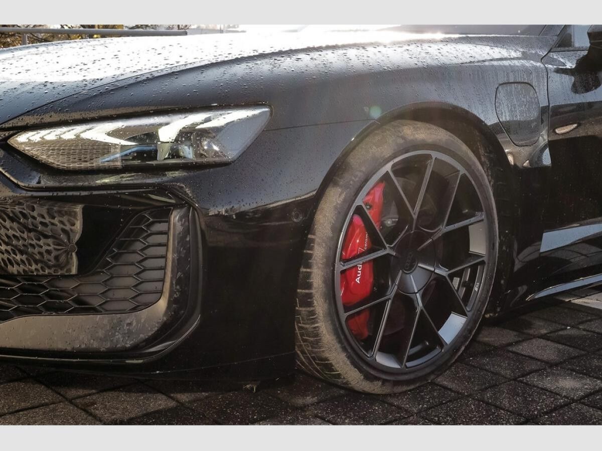 Audi RS e-tron GT perf. All Black/Carbon/S-Sitze/Laser/360°/HuD Audi RS e-tron GT perf. All Black/Carbon/S-Sitze/Laser/360°/HuD