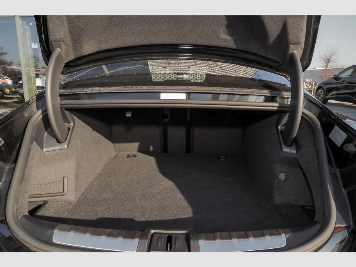 Audi RS e-tron GT perf. All Black/Carbon/S-Sitze/Laser/360°/HuD Audi RS e-tron GT perf. All Black/Carbon/S-Sitze/Laser/360°/HuD