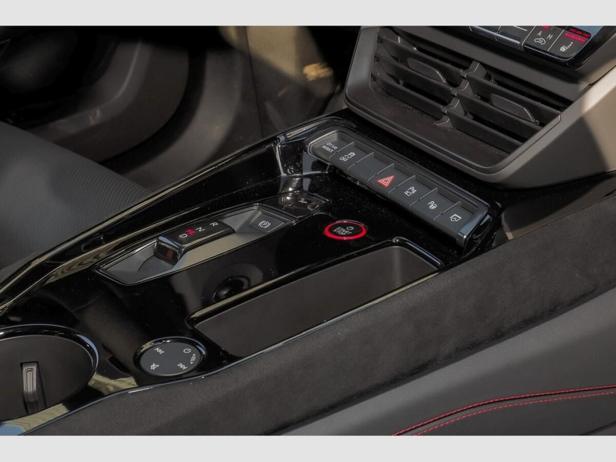 Audi RS e-tron GT perf. All Black/Carbon/S-Sitze/Laser/360°/HuD Audi RS e-tron GT perf. All Black/Carbon/S-Sitze/Laser/360°/HuD