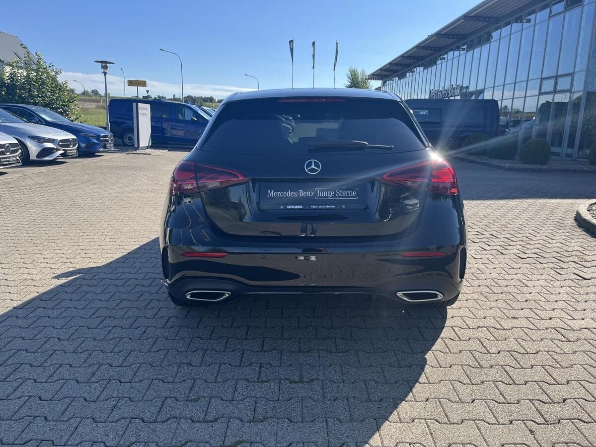 Mercedes-Benz A 250 4M AMG+Night+HeadUp+AHK+Pano+Multib+Distr+