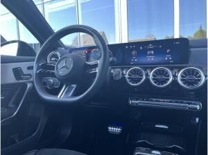 Mercedes-Benz A 250 4M AMG+Night+HeadUp+AHK+Pano+Multib+Distr+