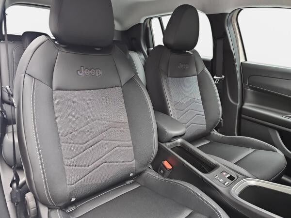 Jeep Avenger 1.2 E-HYBRID T3 DCT ALTITUDE WINTER PAKET 18 ZOLL LM FELGEN