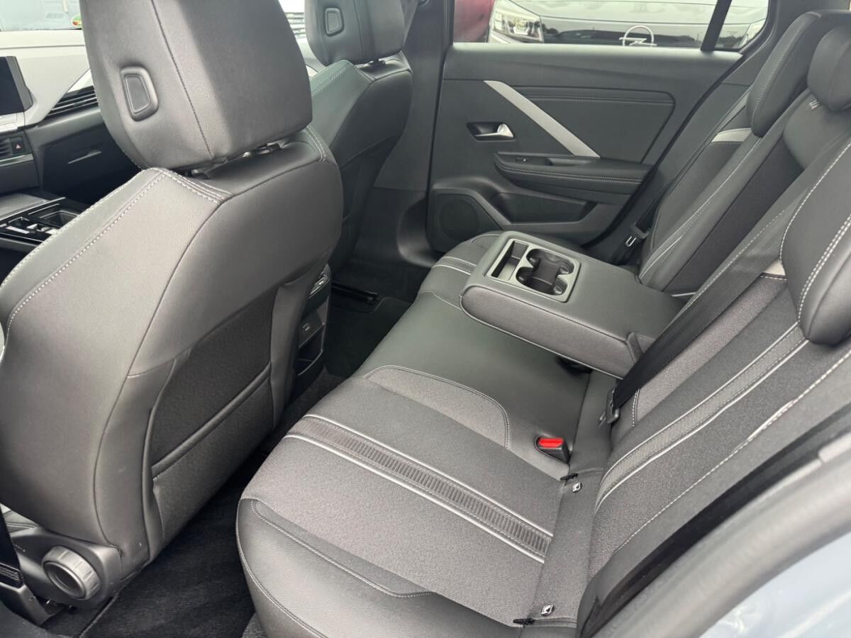 Opel Astra L Sports Tourer 1.2 Turbo ACC+AHK+LED