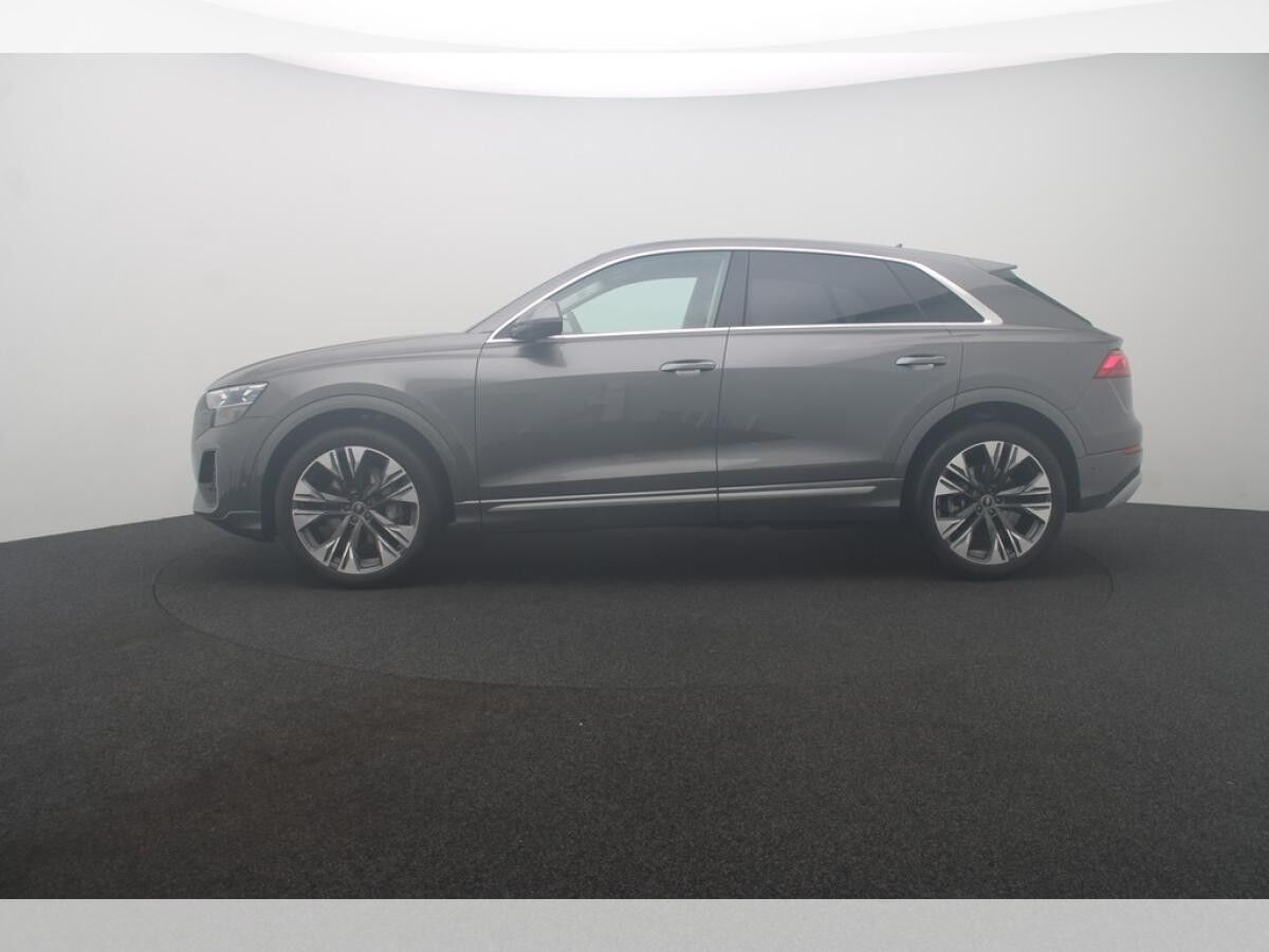 Audi Q8 50 TDI quattro . Matrix B&O HuD ACC