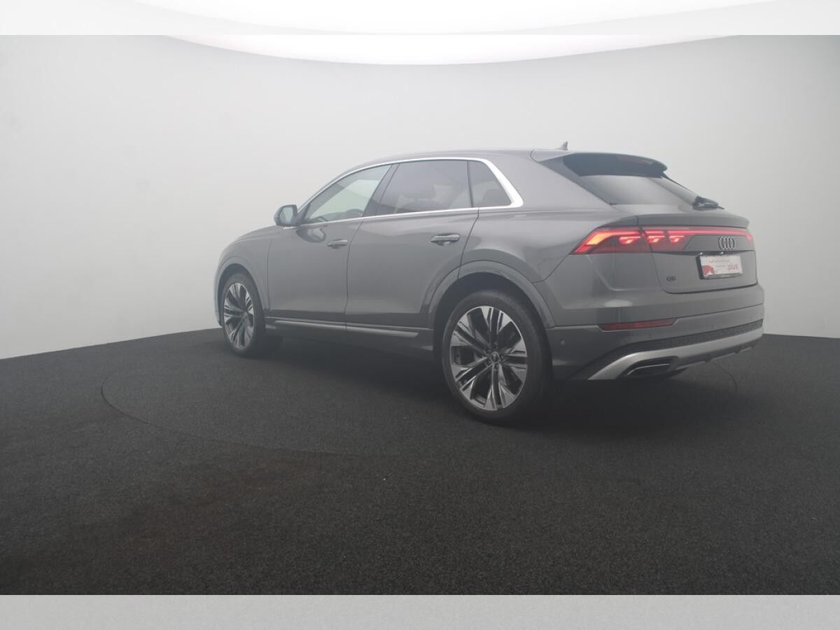 Audi Q8 50 TDI quattro . Matrix B&O HuD ACC