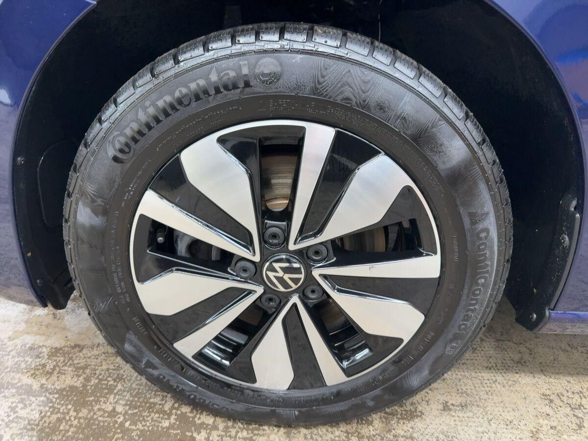 Volkswagen Touran GOAL 1.5 TSI NAV KAM 7S PDC SHZ DAB+ ACC Volkswagen Touran GOAL 1.5 TSI NAV KAM 7S PDC SHZ DAB+ ACC