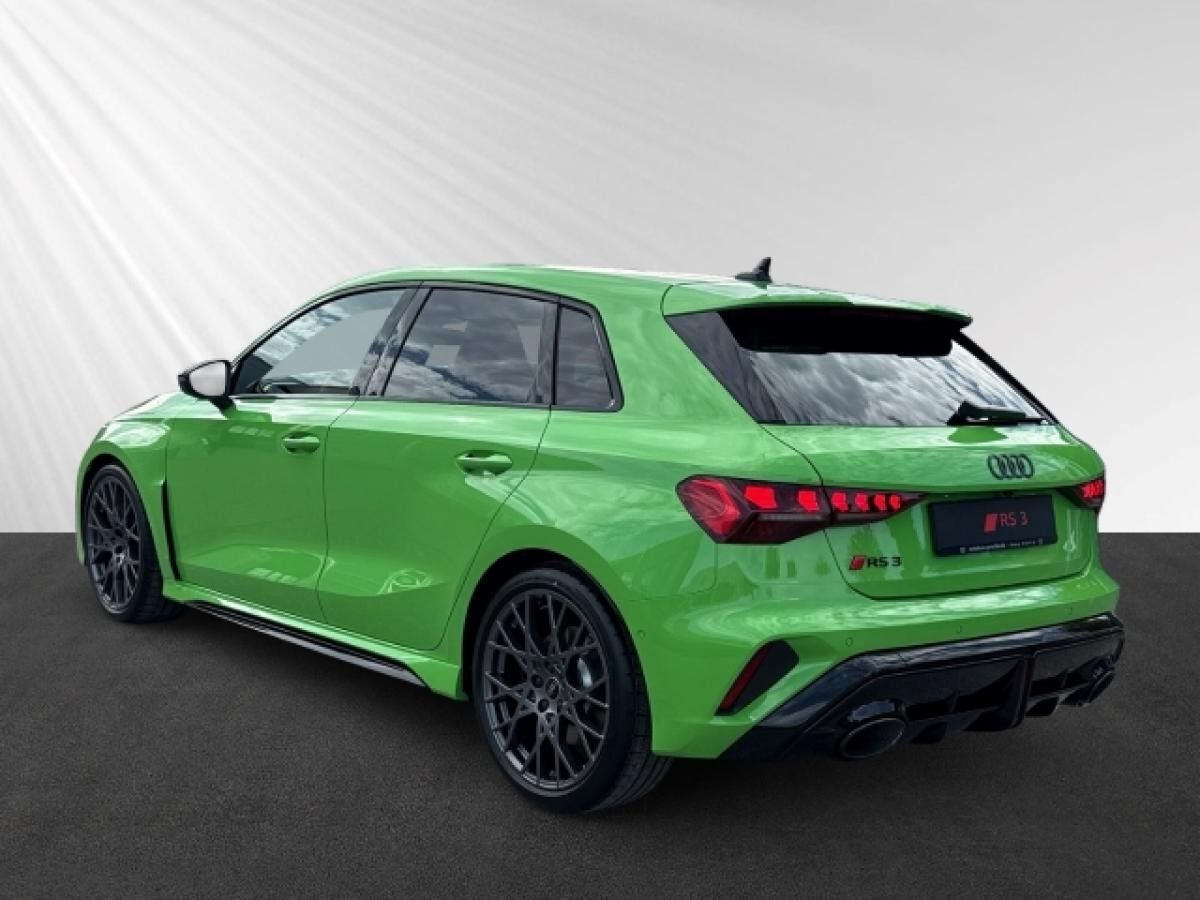 Audi RS3 Sportback qu S tro 360°+HuD+Navi+Matrix+Pano