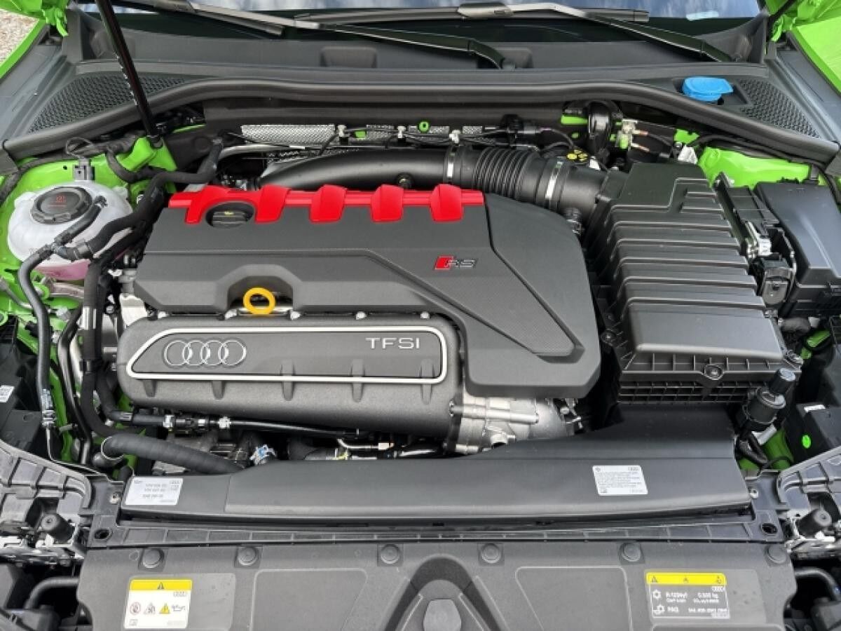 Audi RS3 Sportback qu S tro 360°+HuD+Navi+Matrix+Pano