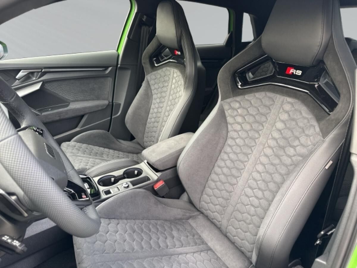 Audi RS3 Sportback qu S tro 360°+HuD+Navi+Matrix+Pano