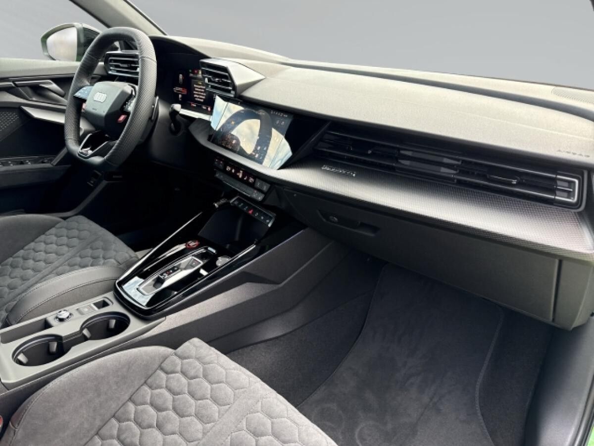 Audi RS3 Sportback qu S tro 360°+HuD+Navi+Matrix+Pano