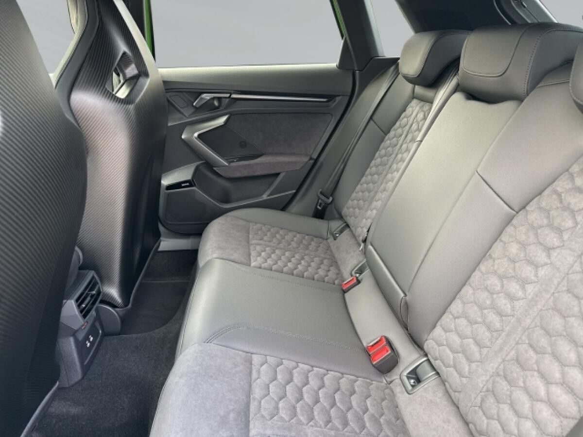 Audi RS3 Sportback qu S tro 360°+HuD+Navi+Matrix+Pano