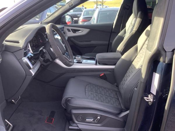 Audi RS Q8 SUV RS Sportabgasanlage, AHK, Optik schwarz, Keramik, Standh., 23", RS Designpaket grau Plus