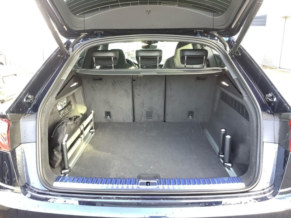 Audi RS Q8 SUV performance tiptronic Audi RS Q8 SUV performance tiptronic
